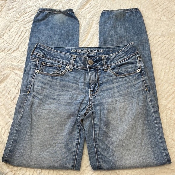 American Eagle Outfitters Skinny Super Stretch Thin Straight Leg Jeans. Size 2. - Picture 1 of 9